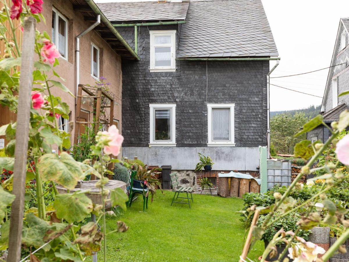 Cozy Apartment In Altenfeld With Garden Екстериор снимка