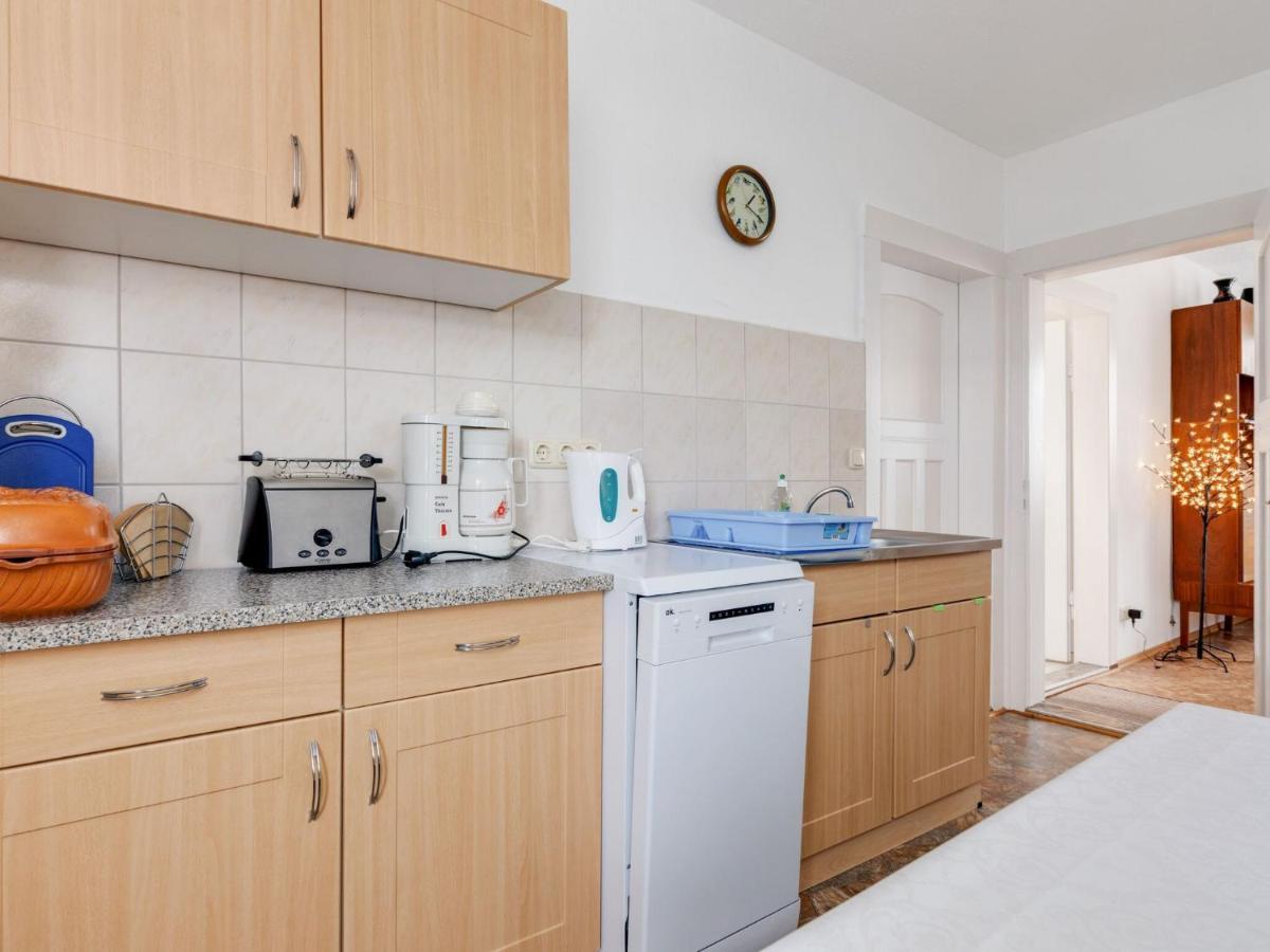 Cozy Apartment In Altenfeld With Garden Екстериор снимка