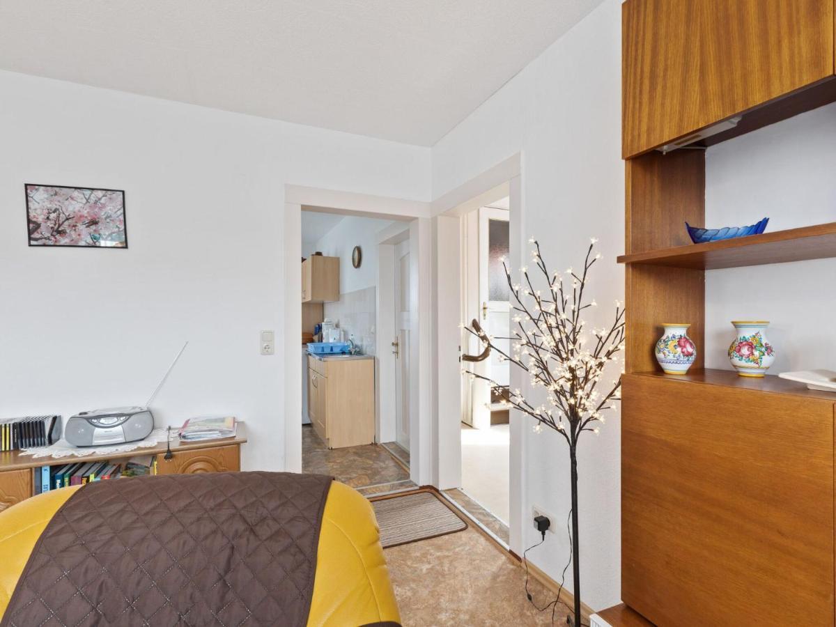 Cozy Apartment In Altenfeld With Garden Екстериор снимка