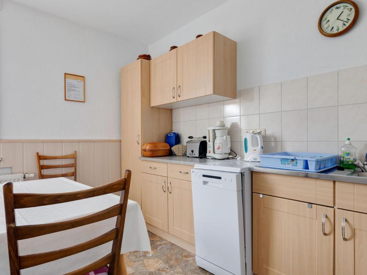 Cozy Apartment In Altenfeld With Garden Екстериор снимка