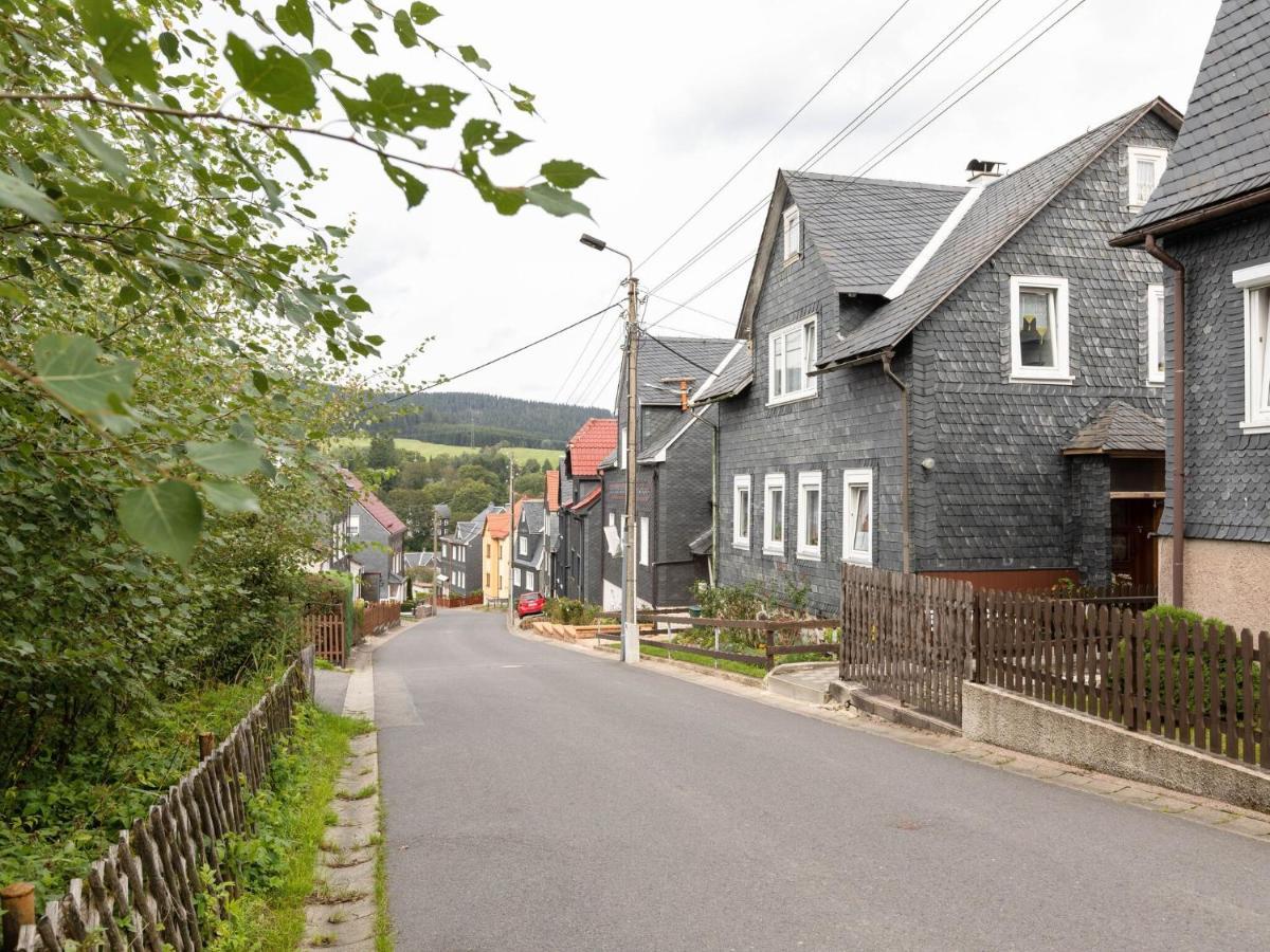 Cozy Apartment In Altenfeld With Garden Екстериор снимка