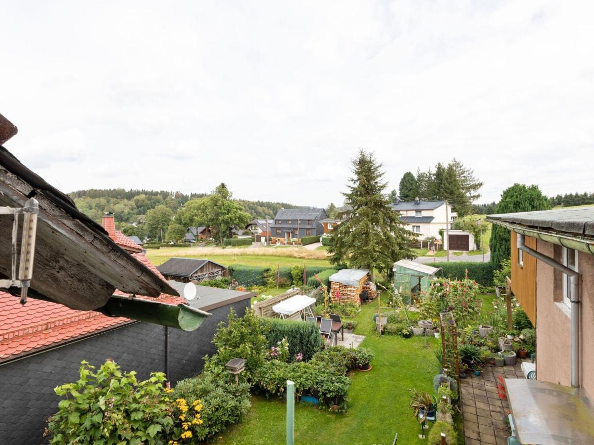 Cozy Apartment In Altenfeld With Garden Екстериор снимка