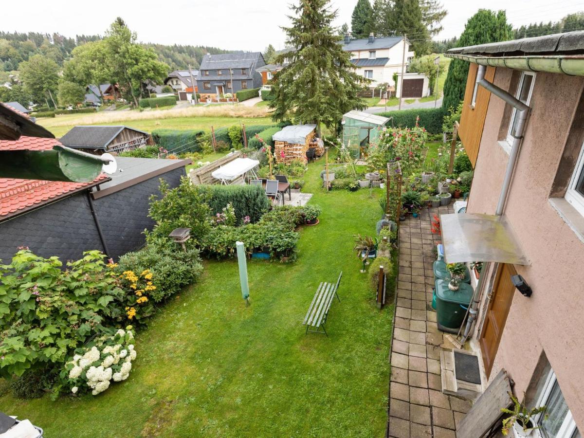 Cozy Apartment In Altenfeld With Garden Екстериор снимка