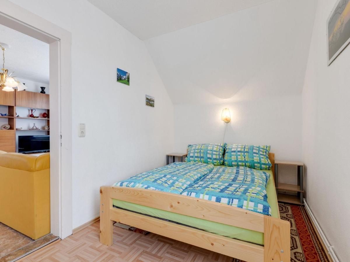 Cozy Apartment In Altenfeld With Garden Екстериор снимка