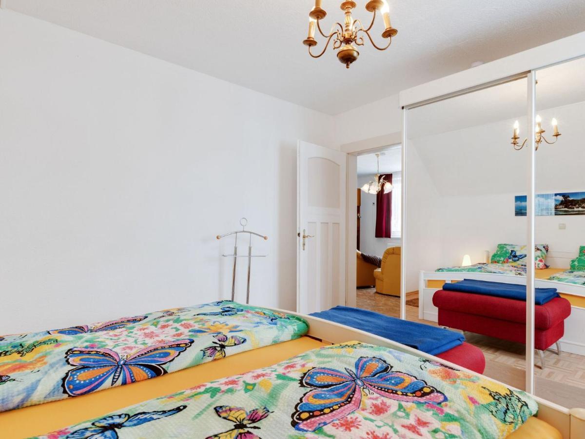 Cozy Apartment In Altenfeld With Garden Екстериор снимка