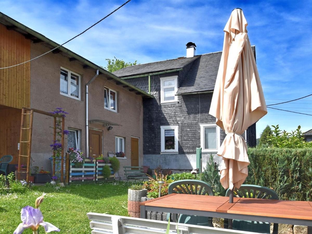Cozy Apartment In Altenfeld With Garden Екстериор снимка